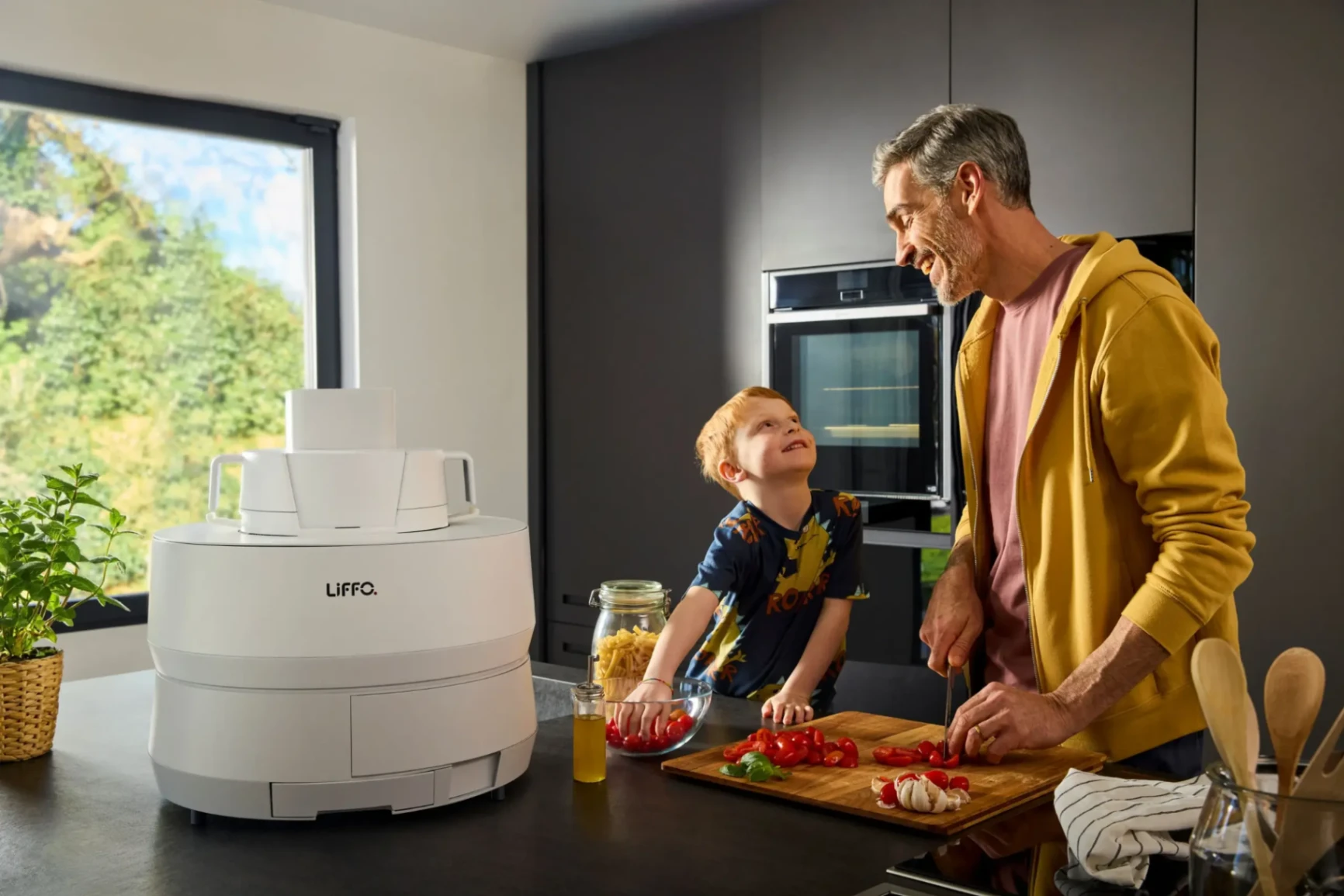 Liffo: Autonomous Cooking Robot That Learns Your Favorite Recipes