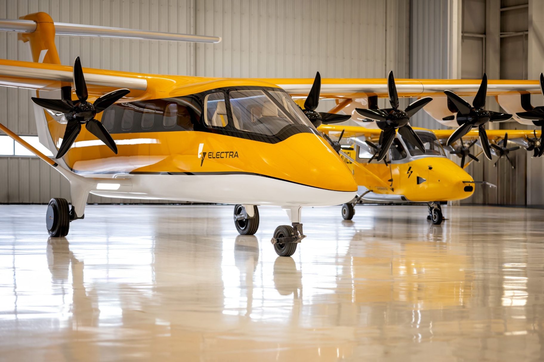 Electra Goldfinch Takes Off From Parking Lots in 150 Feet