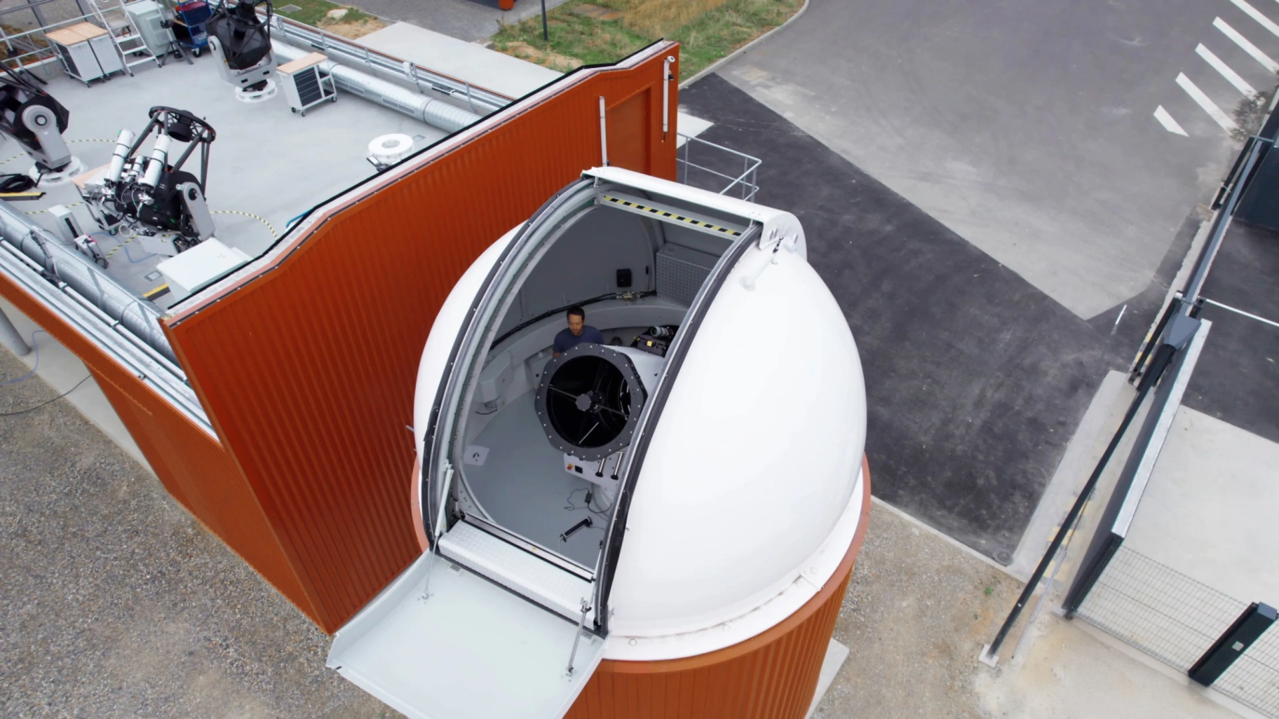 Tilba OGS L10: Laser Links in Space