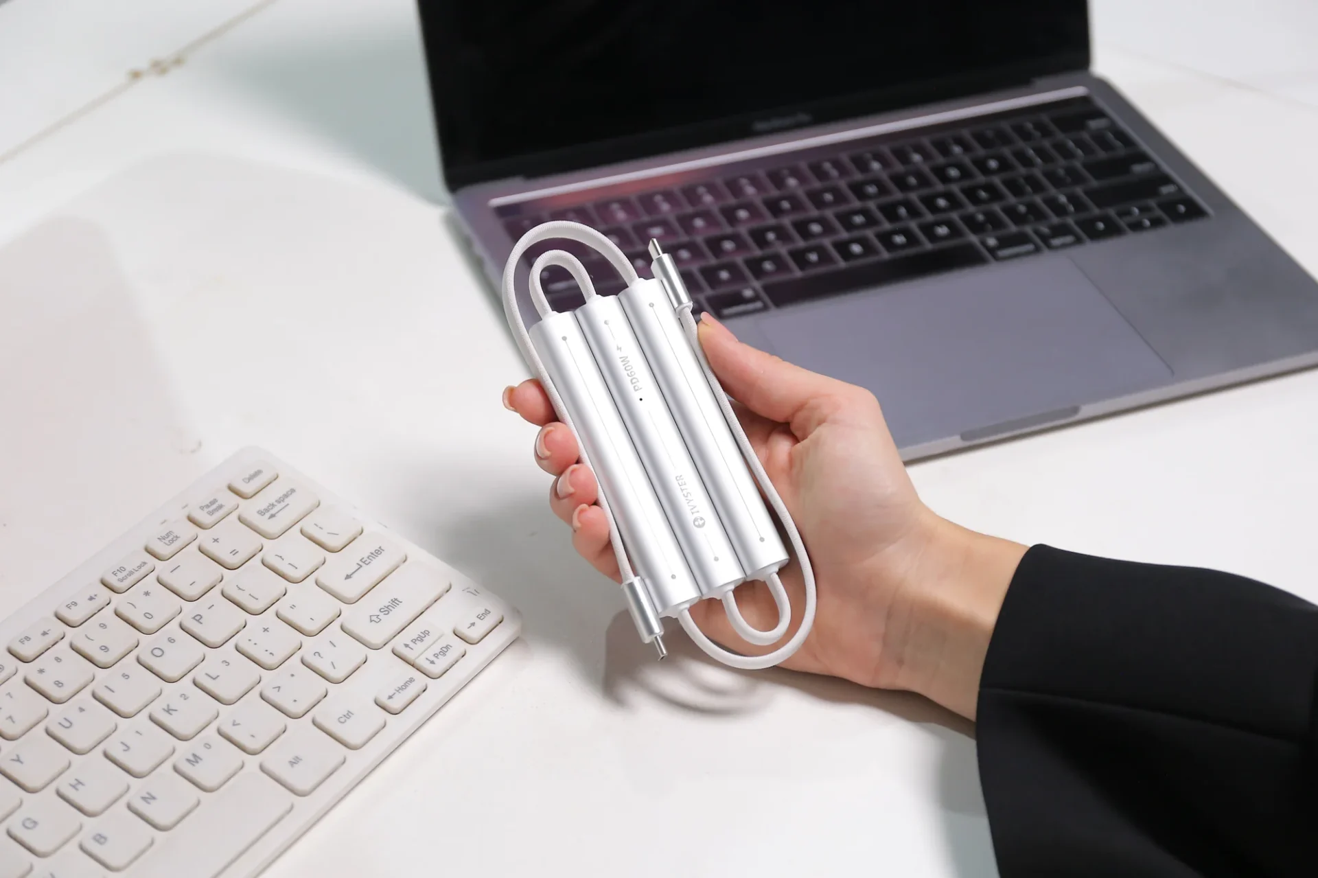IVYCable P6: Compact Power Bank with 60W Fast Charging