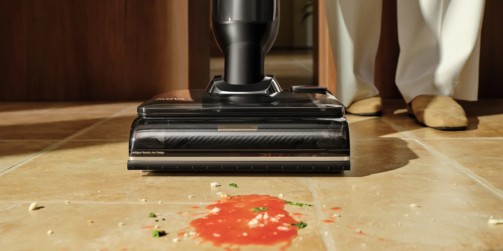مكنسة MOVA M50 Ultra تنظف الأرضيات بذكاء وتصل إلى كل زاوية