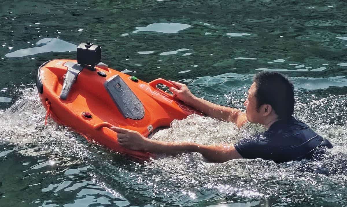 A Water Rescue Robot Faster Than Any Lifeguard