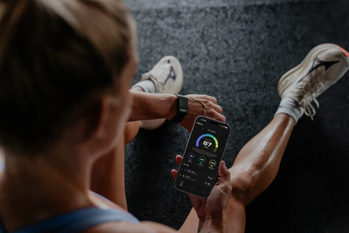 A Screenless Smart Band That Works With a Smart Ring
